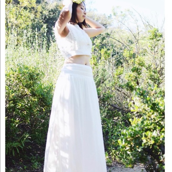 NEW white fringe crop top with open back - Picture 2 of 6